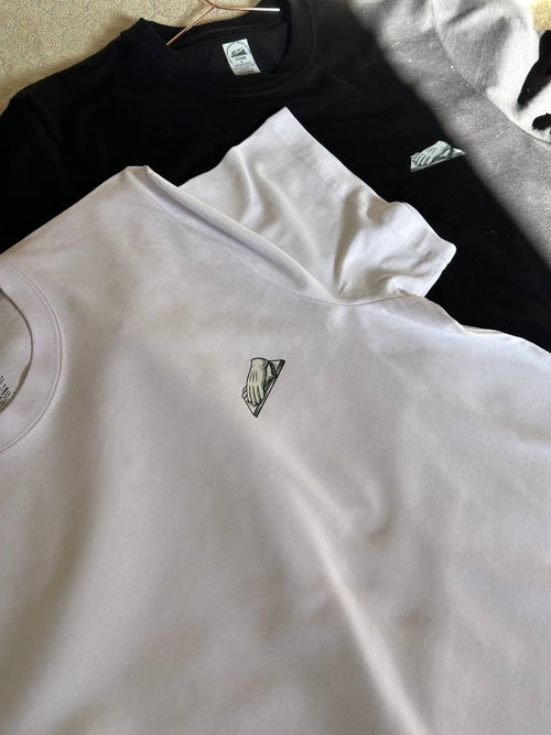 T-SHIRT TITAN BUILT DIFFERNET ⚠️